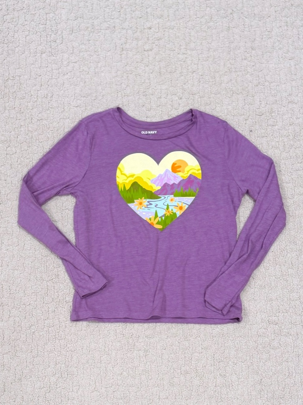 Kids Old Navy Long Sleeve Heart Decal Tee Size L (10/12)